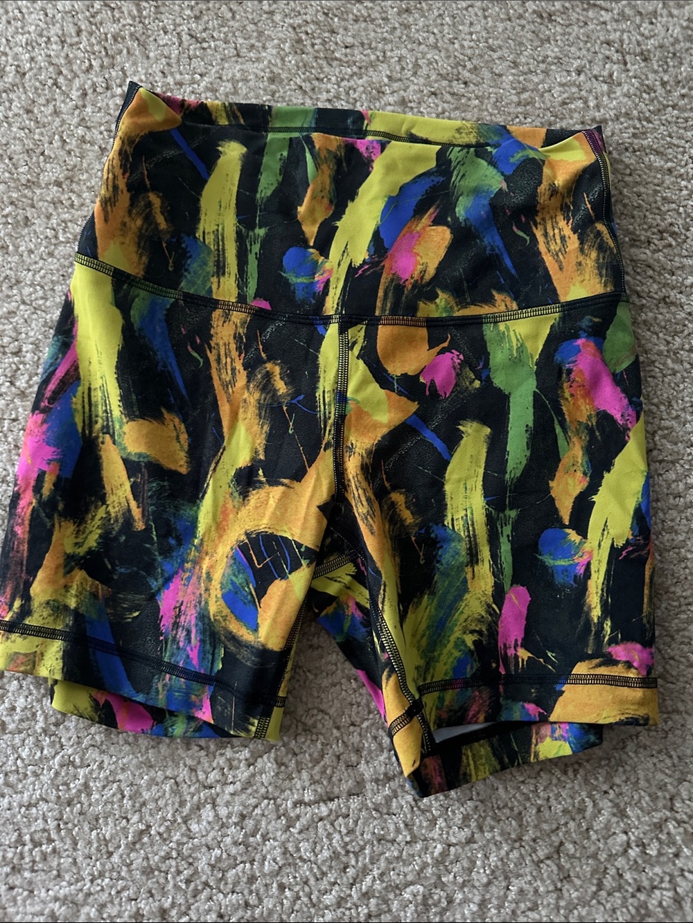 Women’s High-Rise Active Shorts in Multi Paint-Brush Print